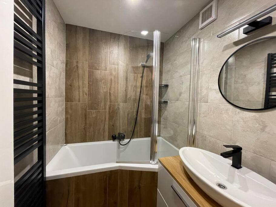 Krasny Zrekonstruovany Byt 3+1 リベレツ エクステリア 写真